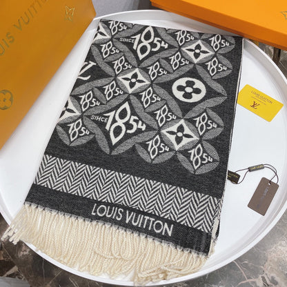 EN – Luxury LUV Scarf 003