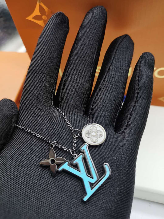 EN – Lux LV Necklaces 013
