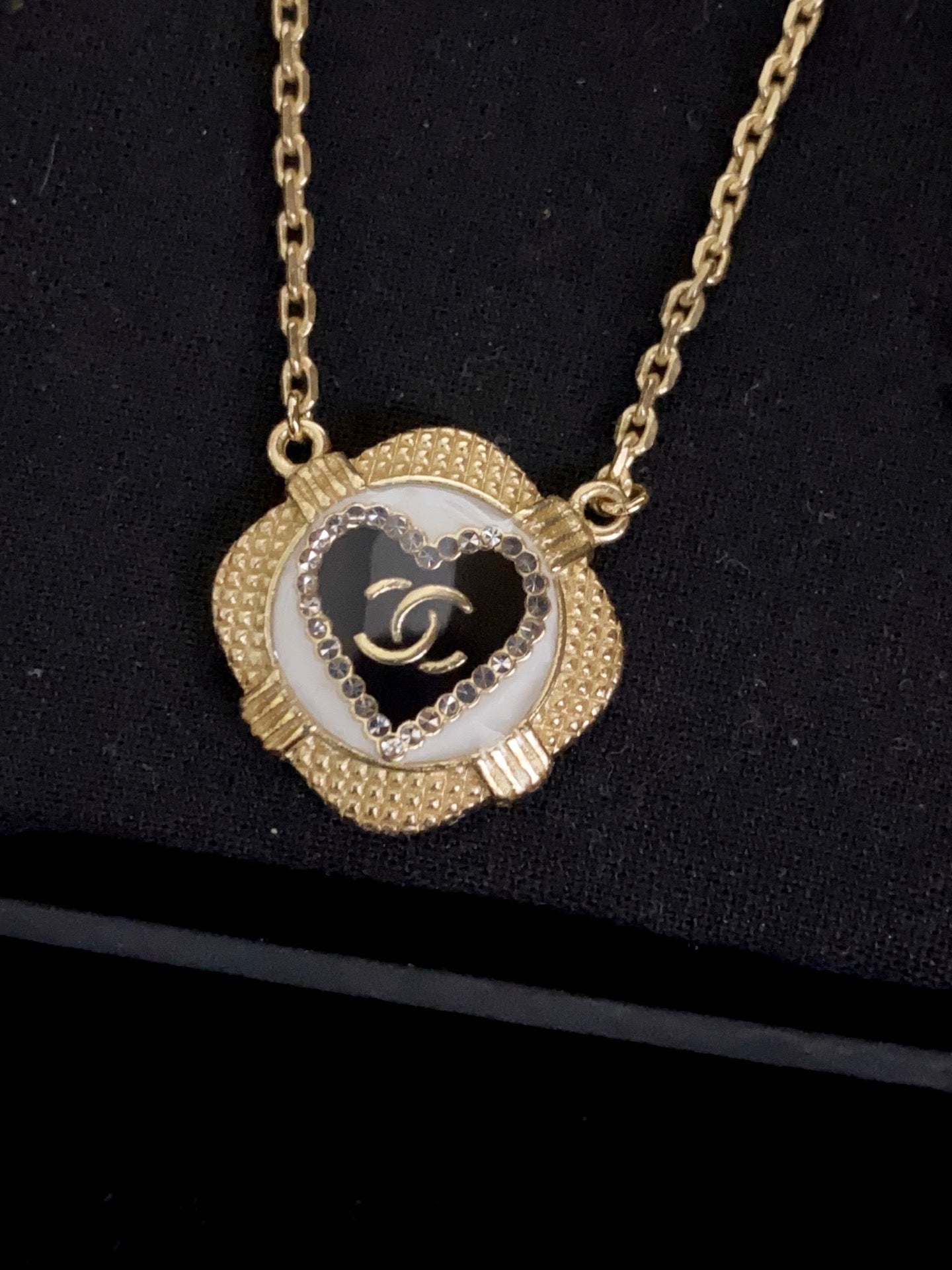 EN – Lux Necklace CHL037