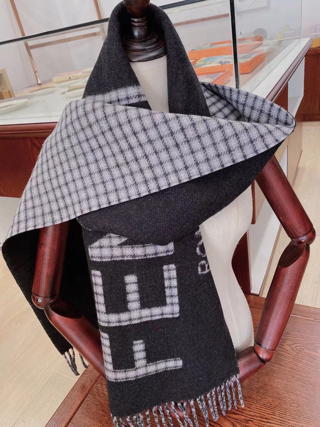 EN – Luxury FEI Scarf 010
