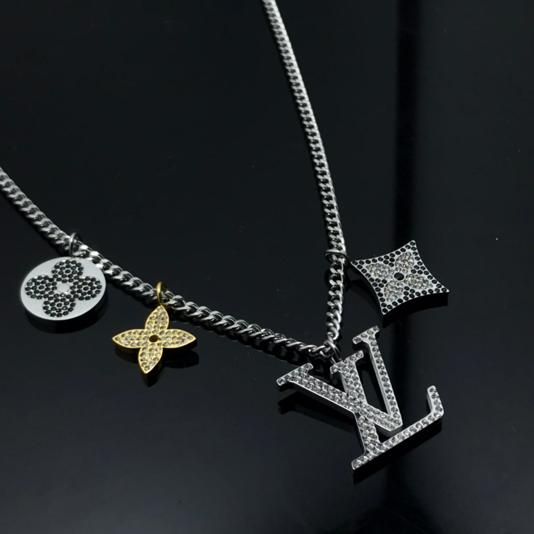 EN – Lux LV Necklaces 061