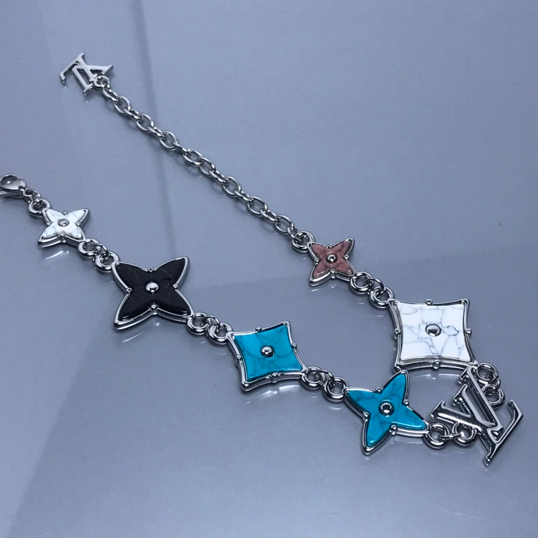 EN – Lux LV Necklaces 019