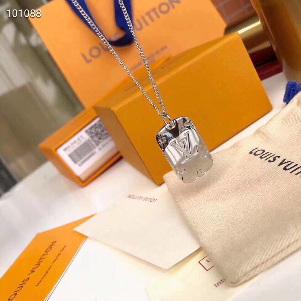 EN – Lux LV Necklaces 011