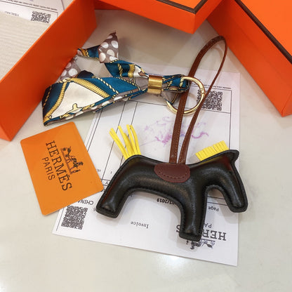 EN – Lux Keychains LUV 087