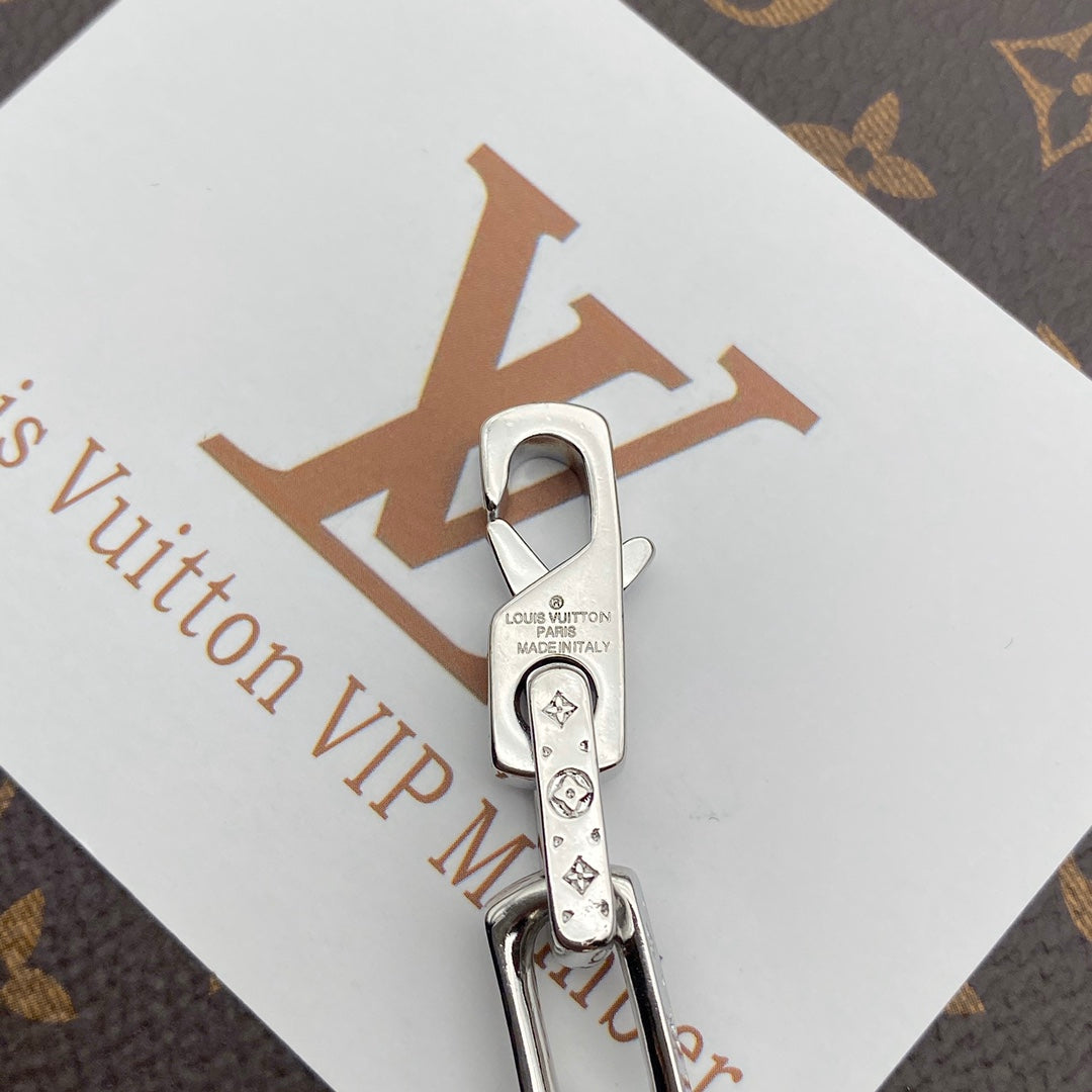 EN – Lux LV Necklaces 079