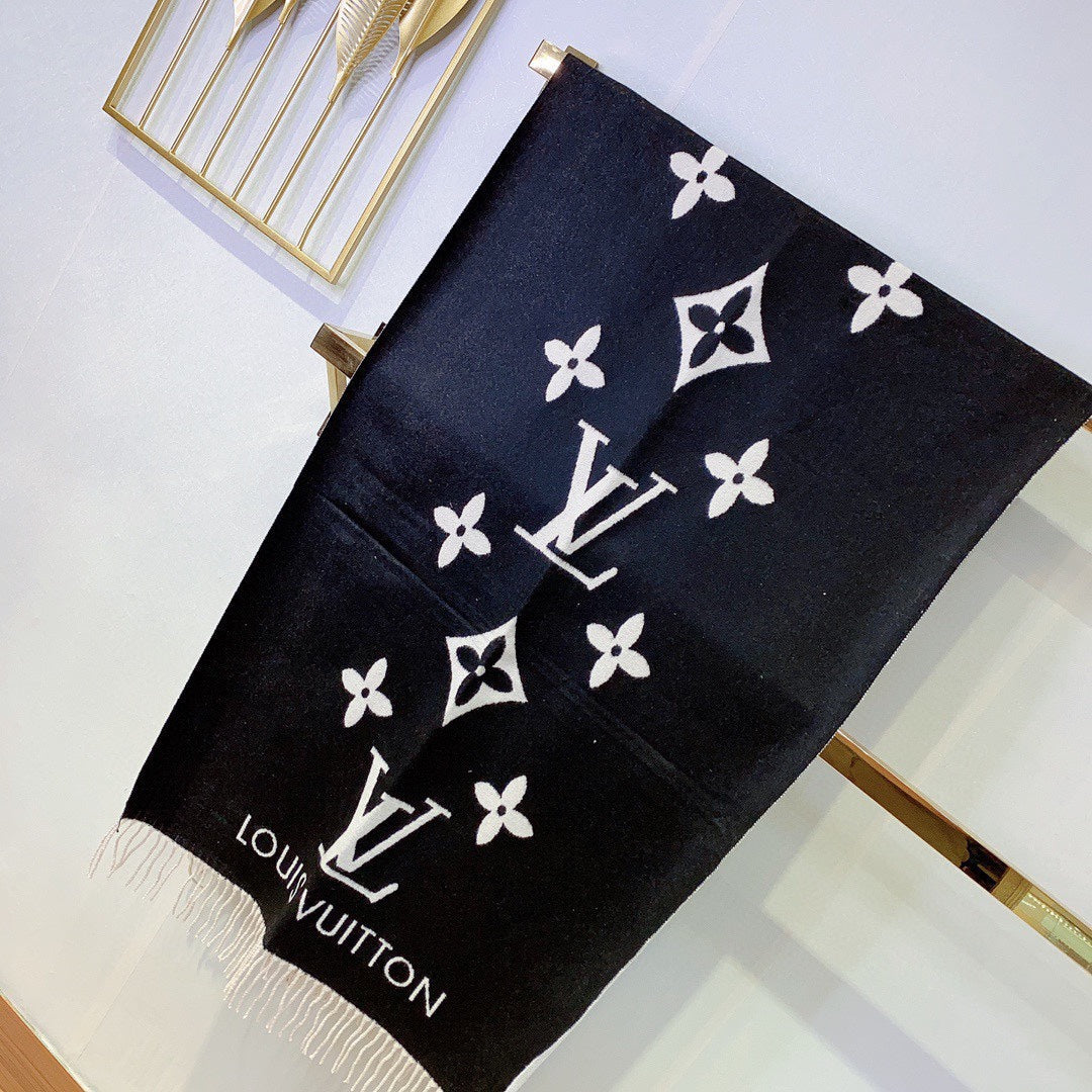 EN – Luxury LUV Scarf 036