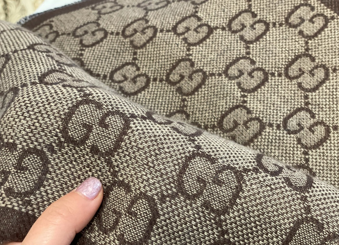 EN – Luxury GCI Scarf 001