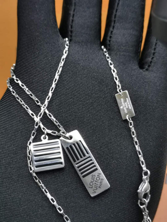 EN – Lux LV Necklaces 014