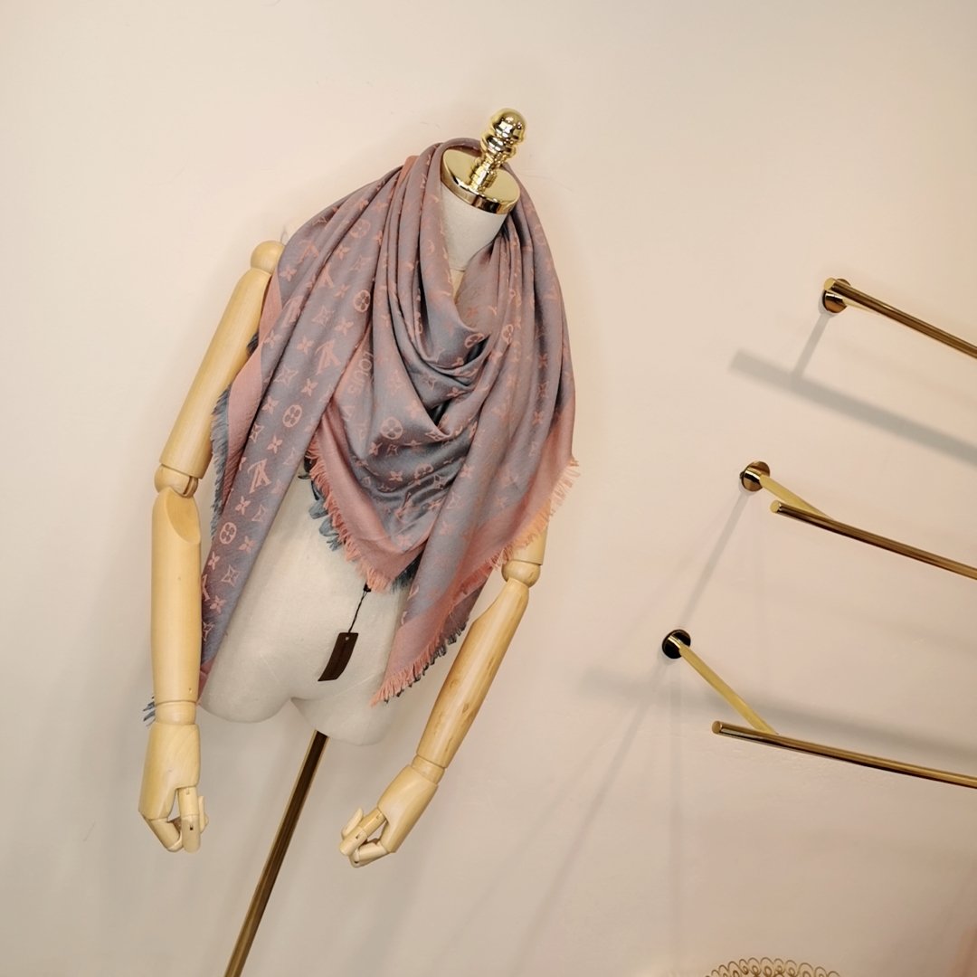 EN – Luxury LUV Scarf 021