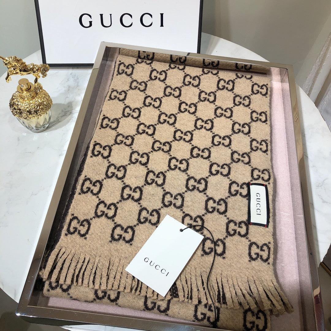 EN – Luxury GCI Scarf 009