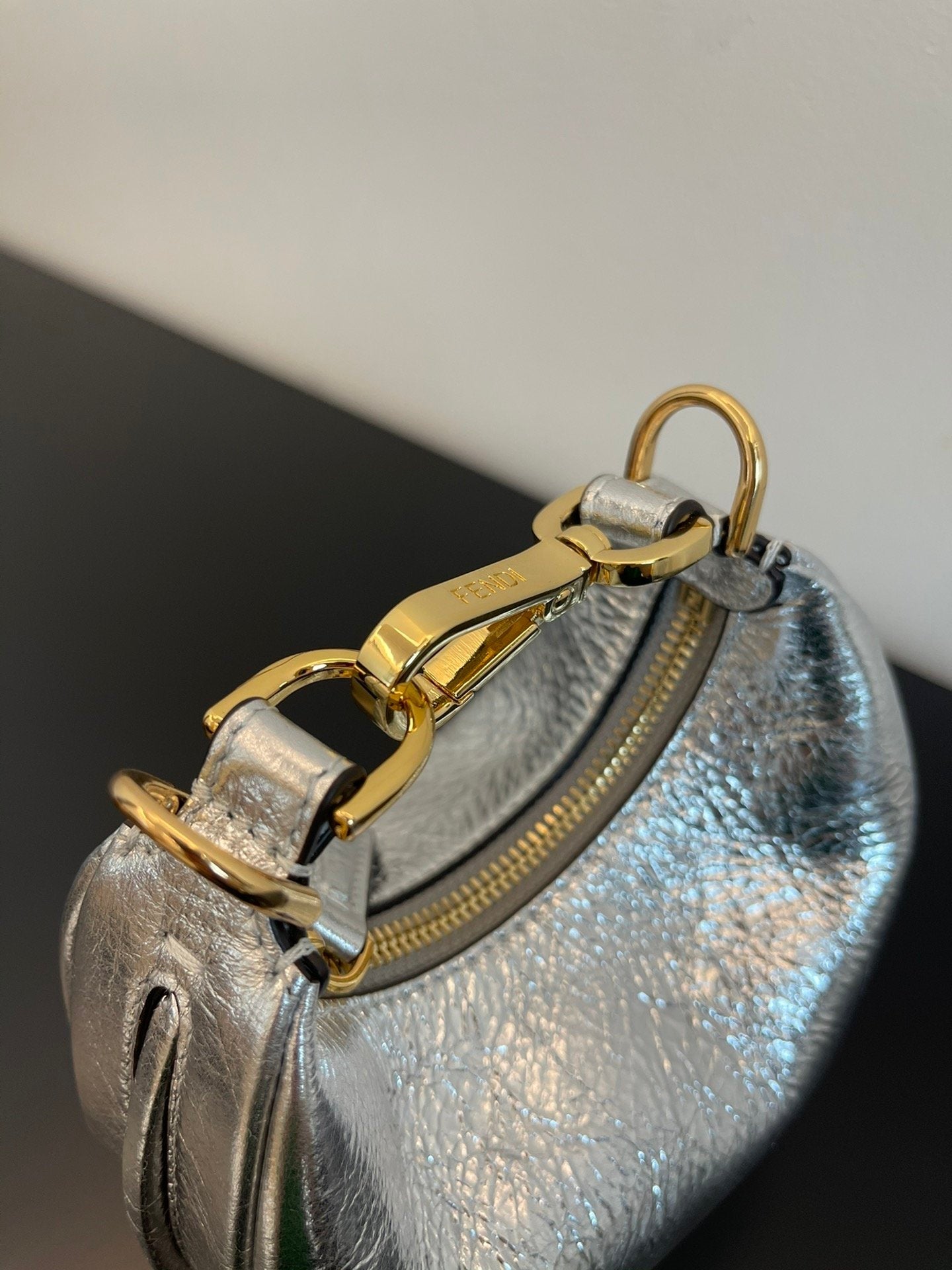 FI Nano FIgraphy Silver For Women, Handbags 6.7in/17cm FF 7AS089AISPF1HIC