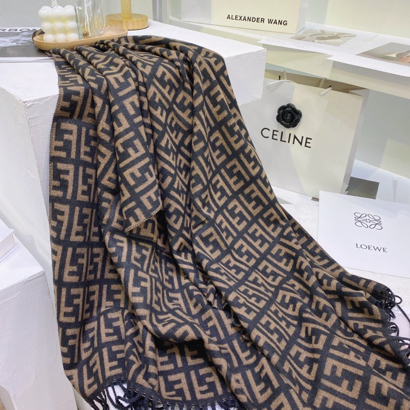 EN – Luxury FEI Scarf 018