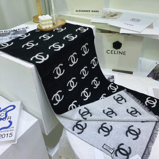 EN – Luxury CHL Scarf 009