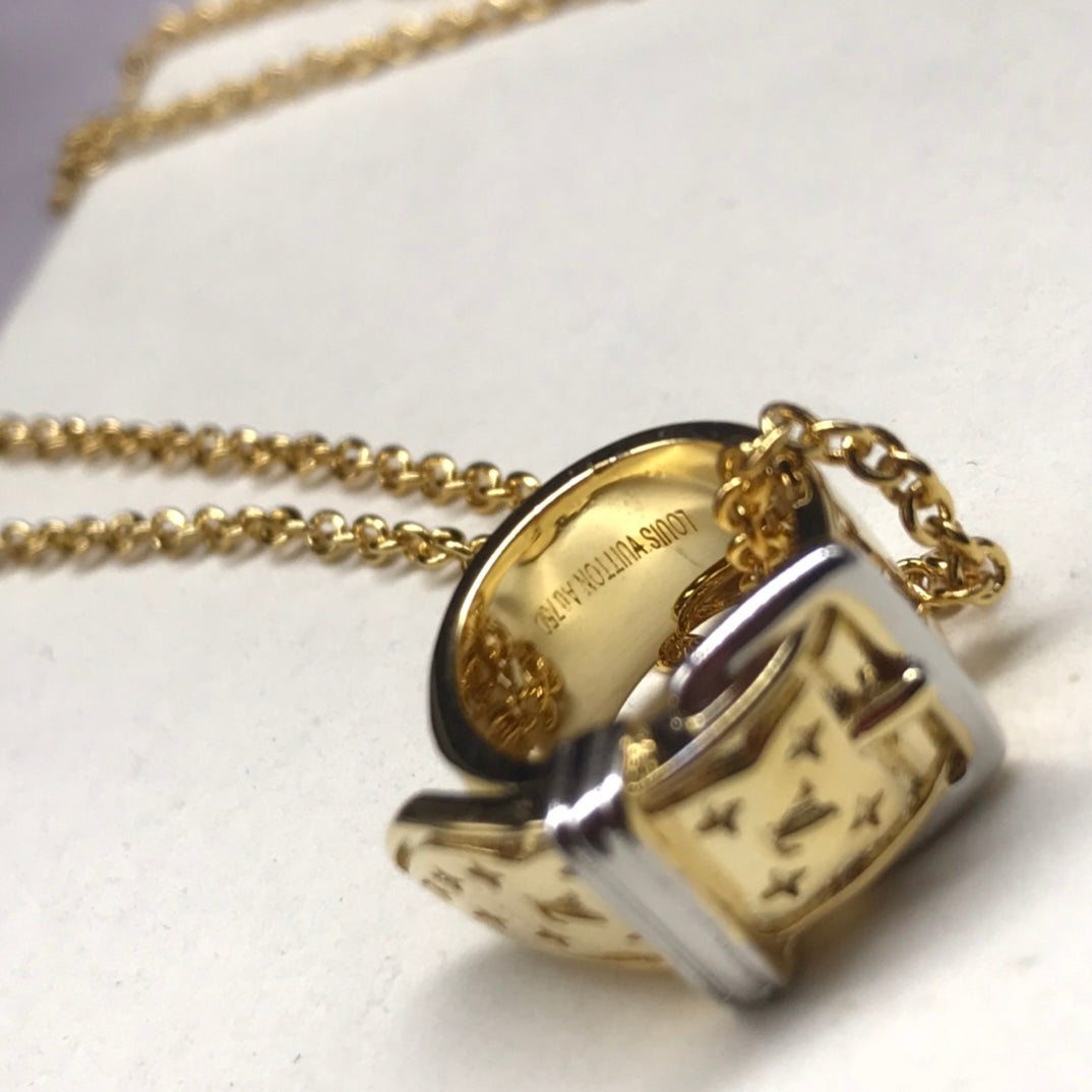 EN – Lux LV Necklaces 007