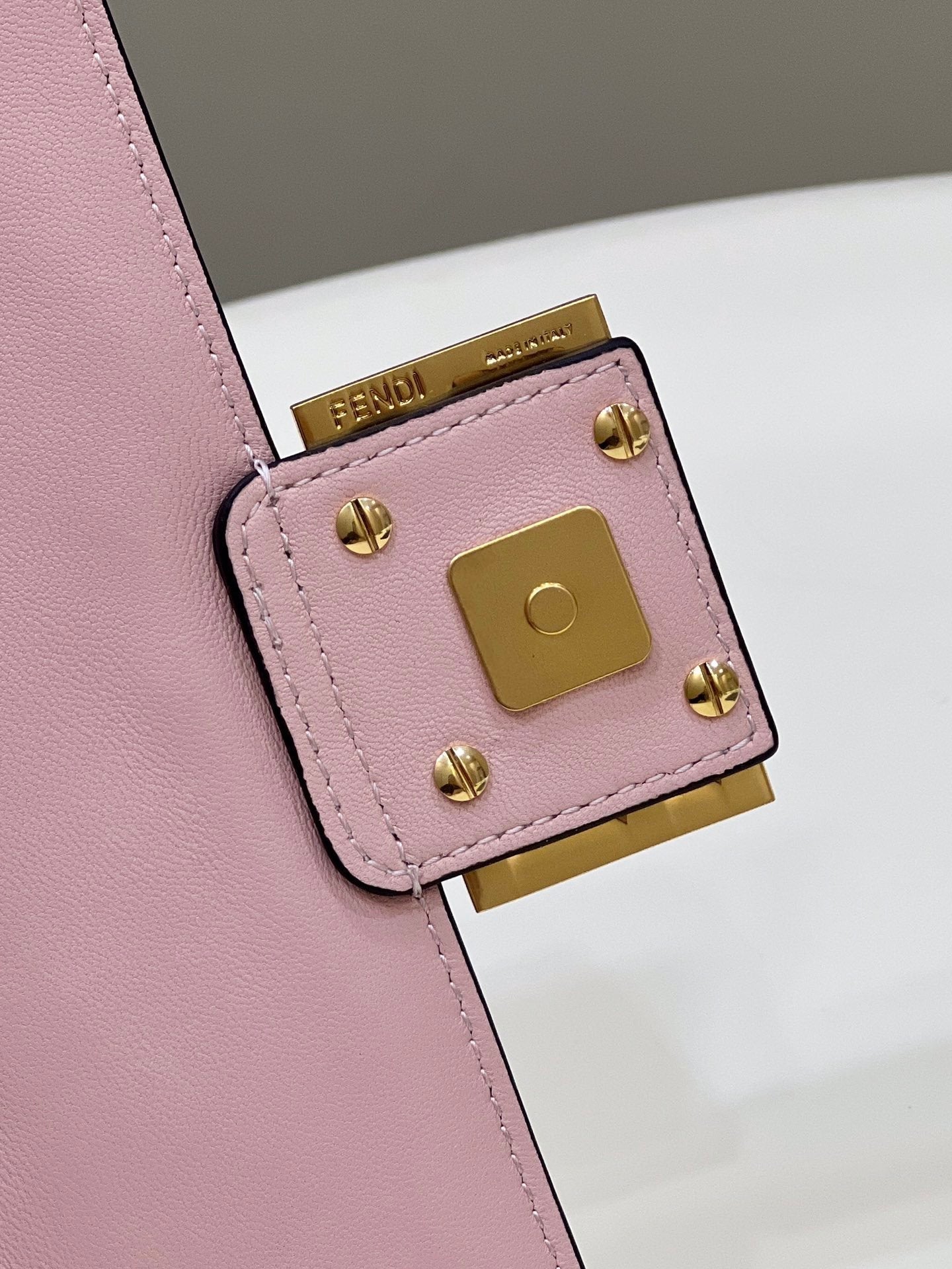 FI Baguette Pink For Women, Handbags, Shoulder And Crossbody Bags 7.5in/19cm FF 8BS017