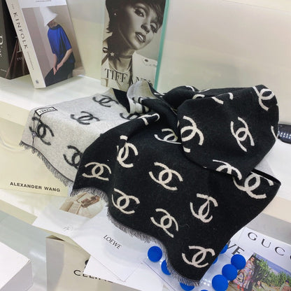 EN – Luxury CHL Scarf 009