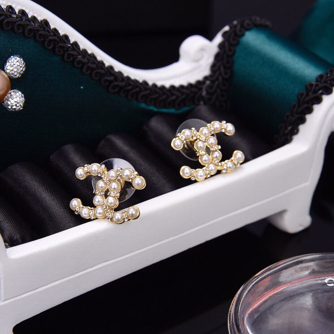 EN – Lux Earring CHL 001