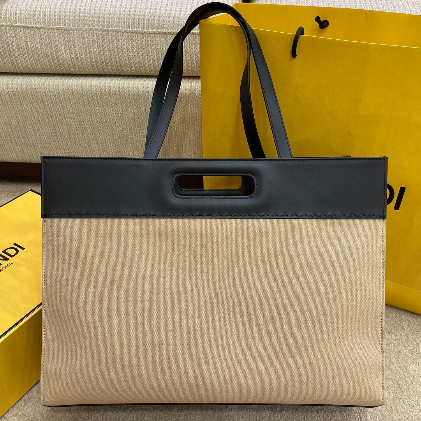 FI Canvas Tote Bag Cream/Black For Women, Handbags 18.1in/46cm FF 7VA480