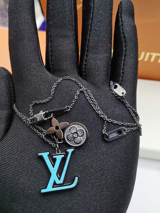 EN – Lux LV Necklaces 013