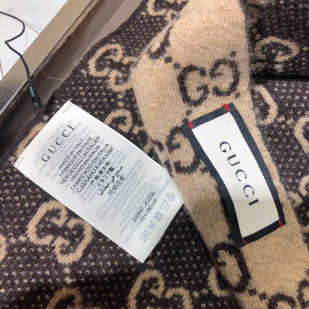 EN – Luxury GCI Scarf 009