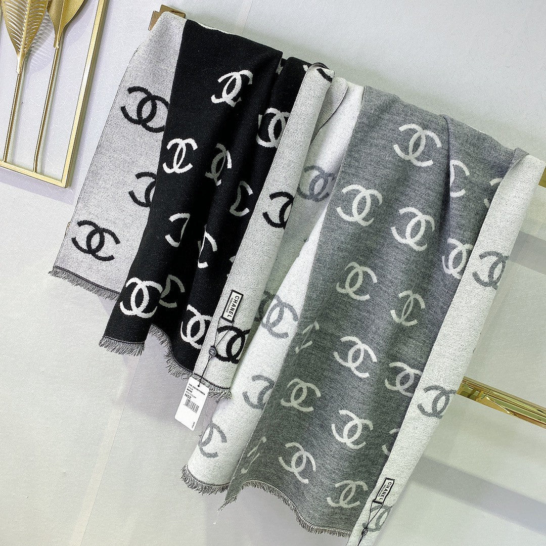 EN – Luxury CHL Scarf 012