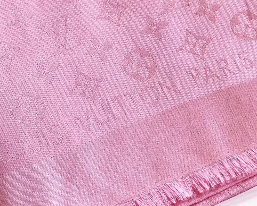 EN – Luxury LUV Scarf 024