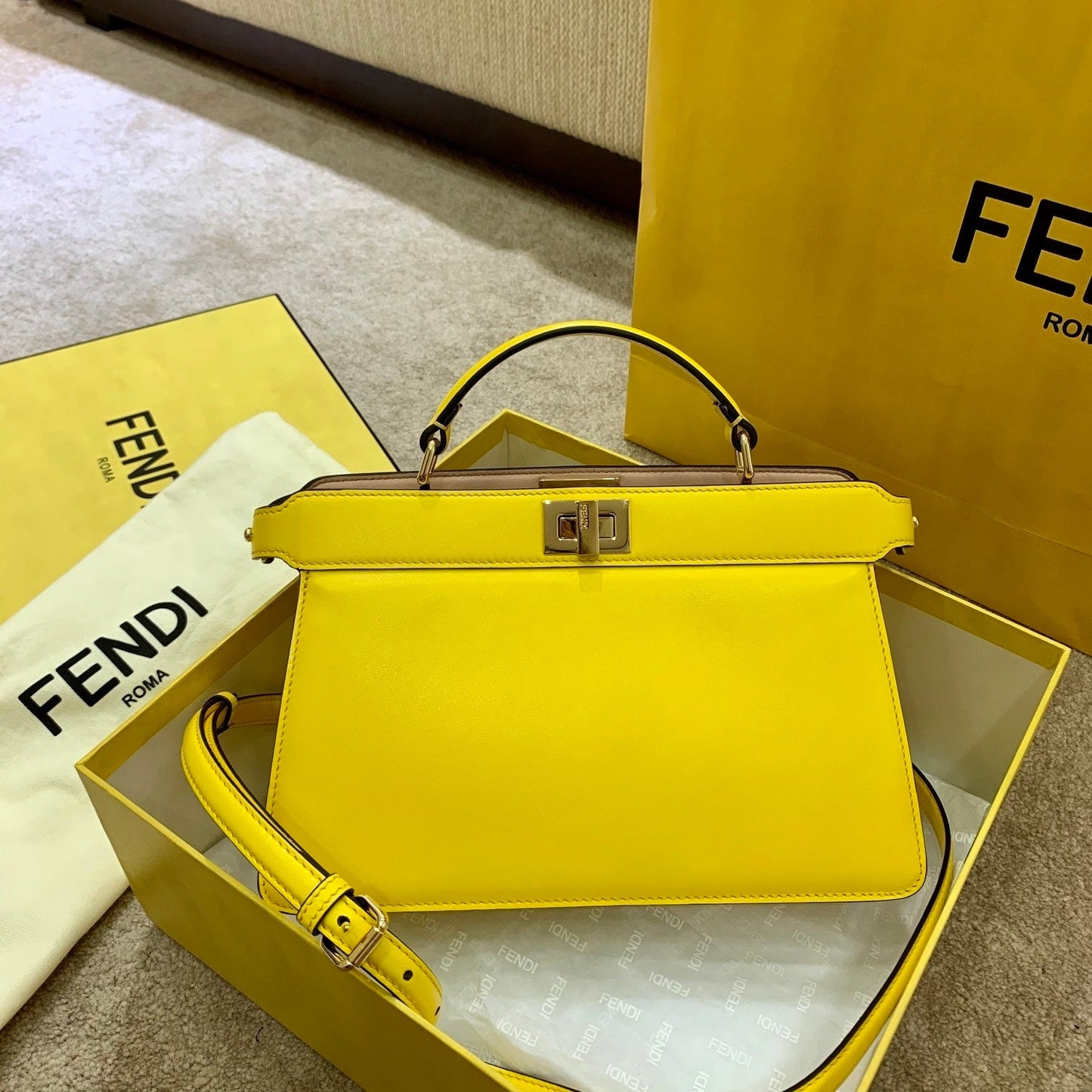 FI Peekaboo ISeeU East-West Yellow For Women, Handbags 11.4in/29cm FF 8BN323