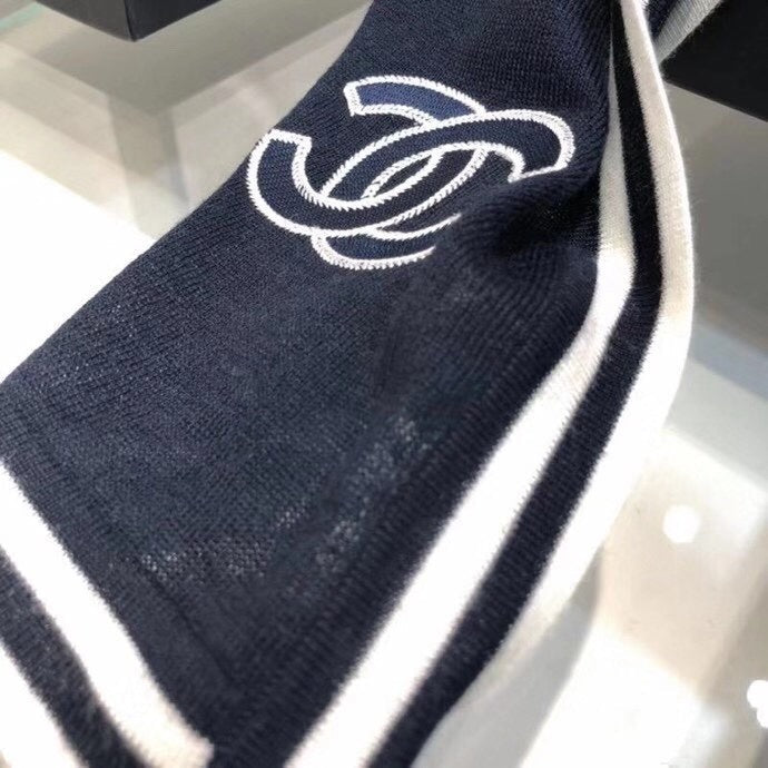 EN – Luxury CHL Scarf 004