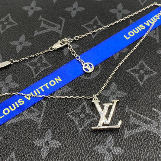 EN – Lux LV Necklaces 063