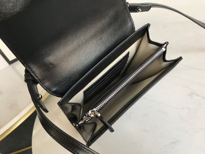 gg Embossed Messenger Bag Black gg Embossed For Men 8.1in/20.5cm gg 625782 1W3AN 1000465