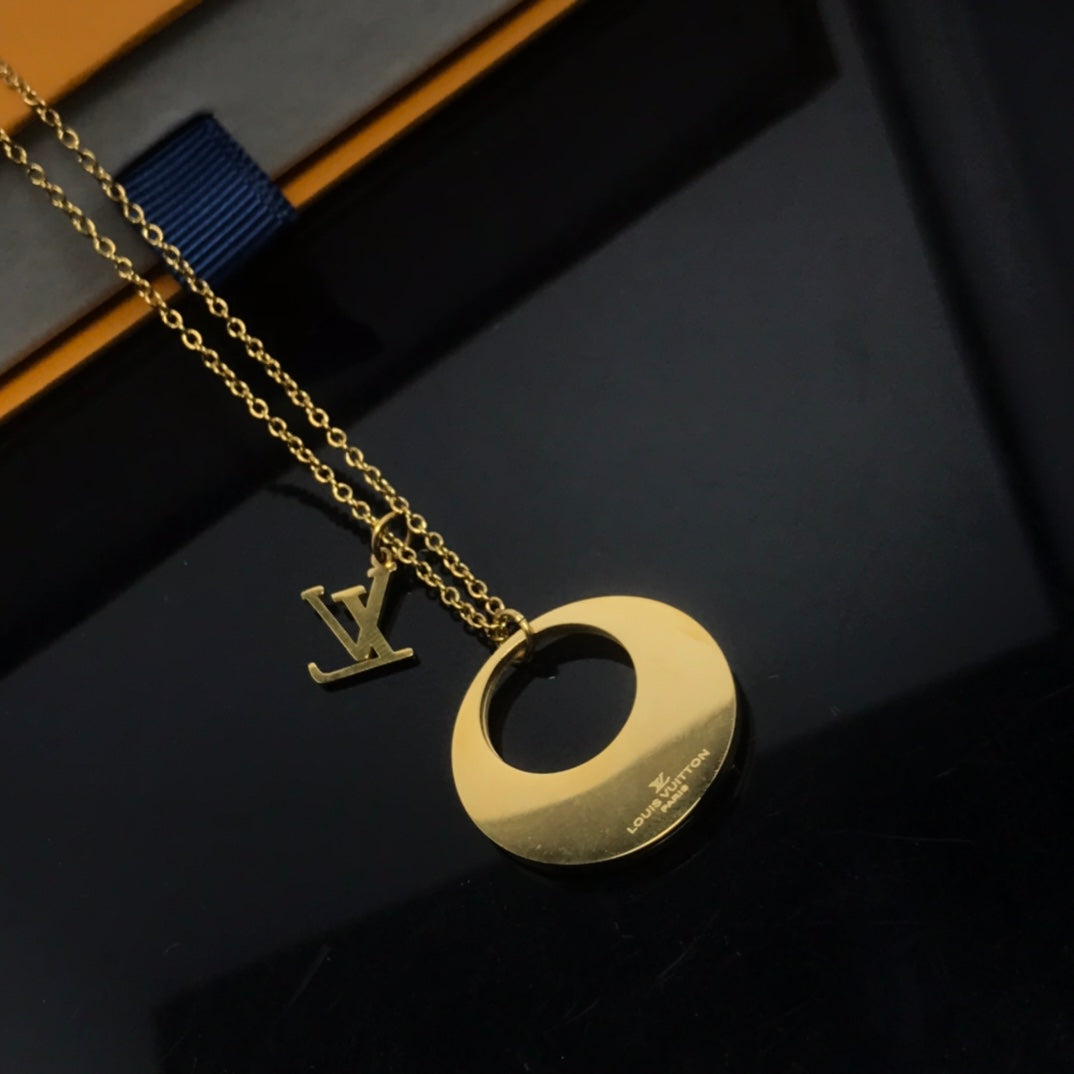 EN – Lux LV Necklaces 083