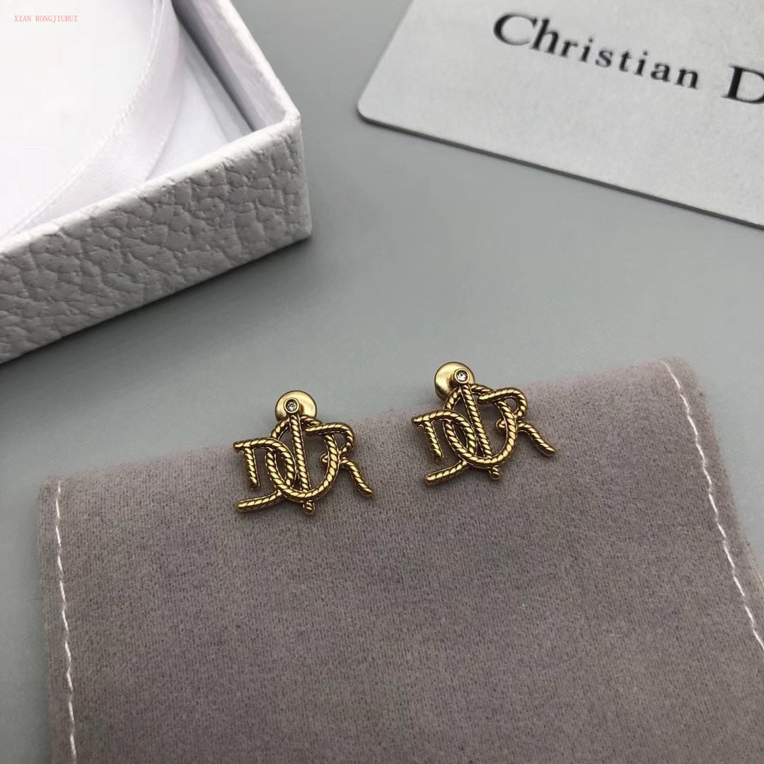 EN – Lux Earring Dir 011