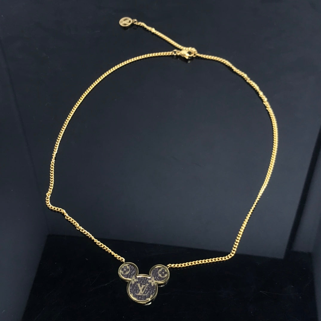 EN – Lux LV Necklaces 084