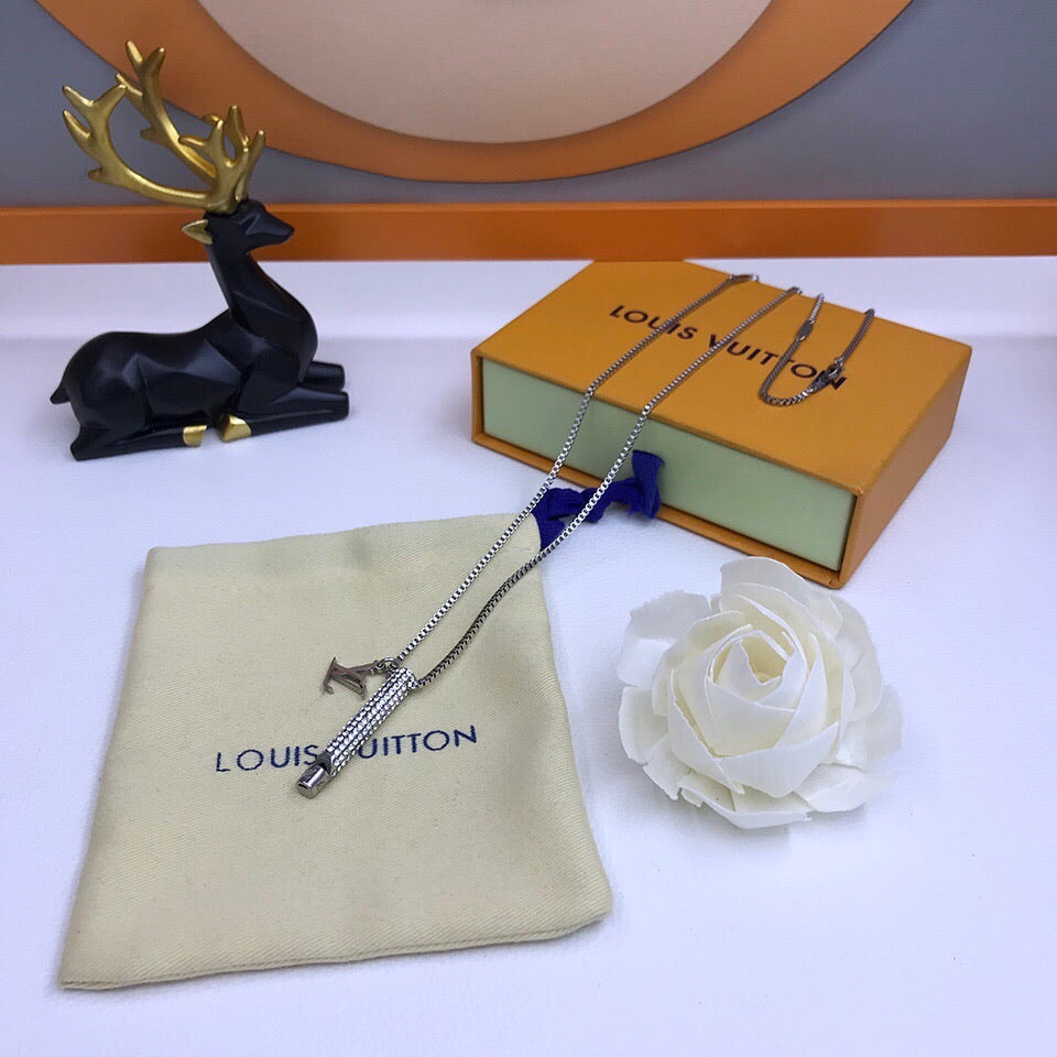 EN – Lux Necklace LUV016