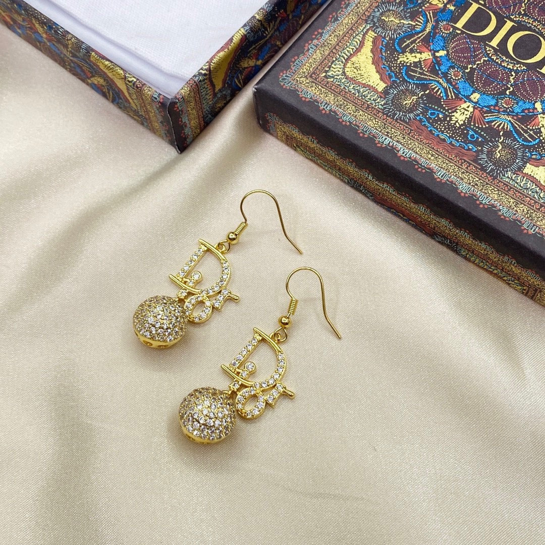 EN – Lux Earring DIR 003