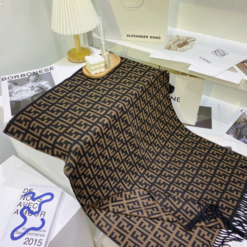 EN – Luxury FEI Scarf 018