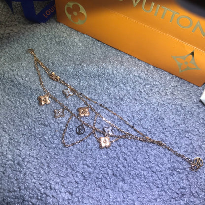 EN – Lux LV Necklaces 092
