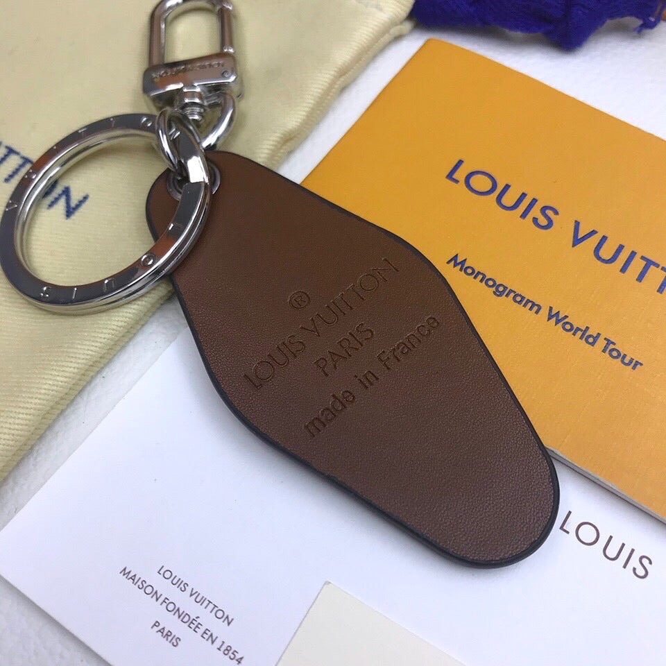 EN – Lux Keychains LUV 008