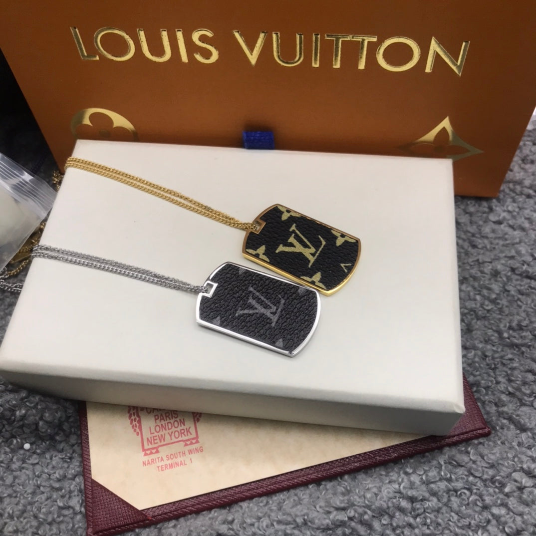 EN – Lux LV Necklaces 015