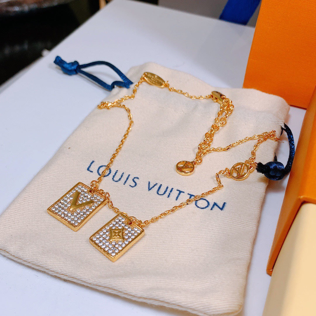 EN – Lux Necklace LUV018