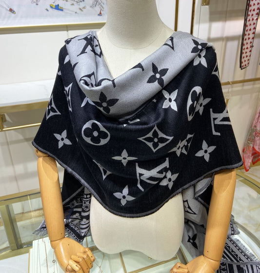 EN – Luxury LUV Scarf 005