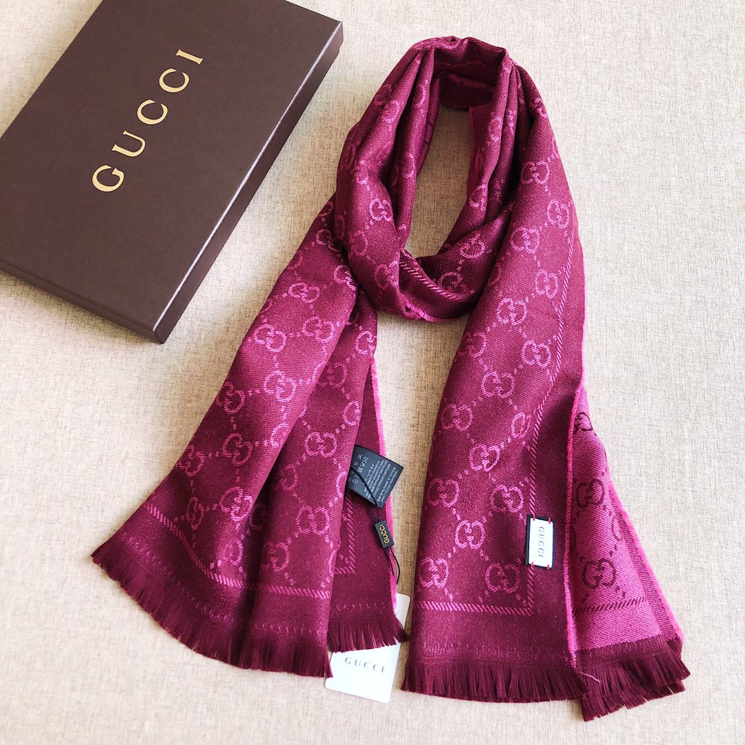 EN – Luxury GCI Scarf 012