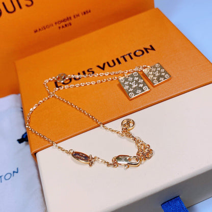 EN – Lux Necklace LUV018
