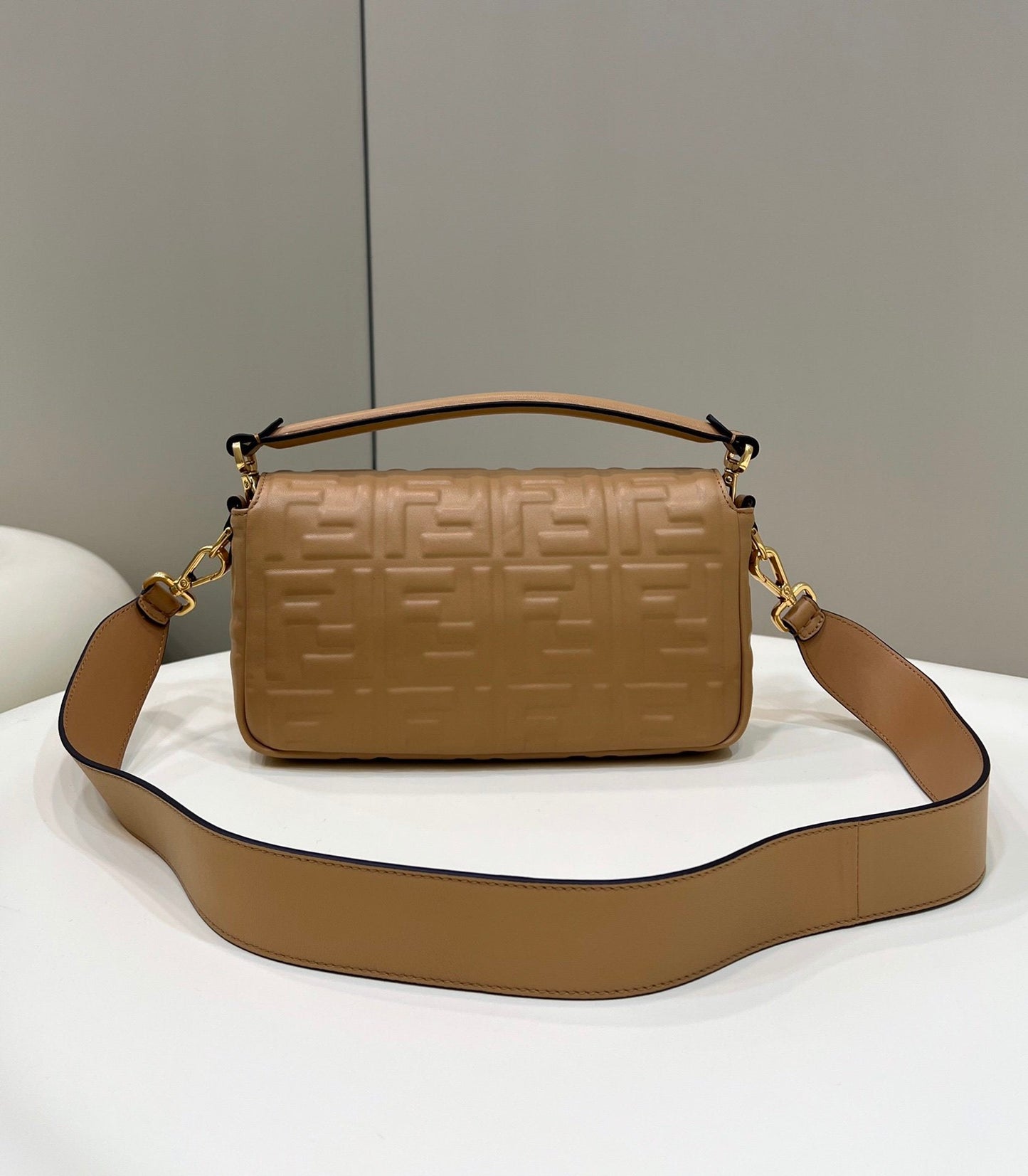 FI Baguette Brown For Women, Handbags, Shoulder And Crossbody Bags 10.6in/27cm FF 8BR600