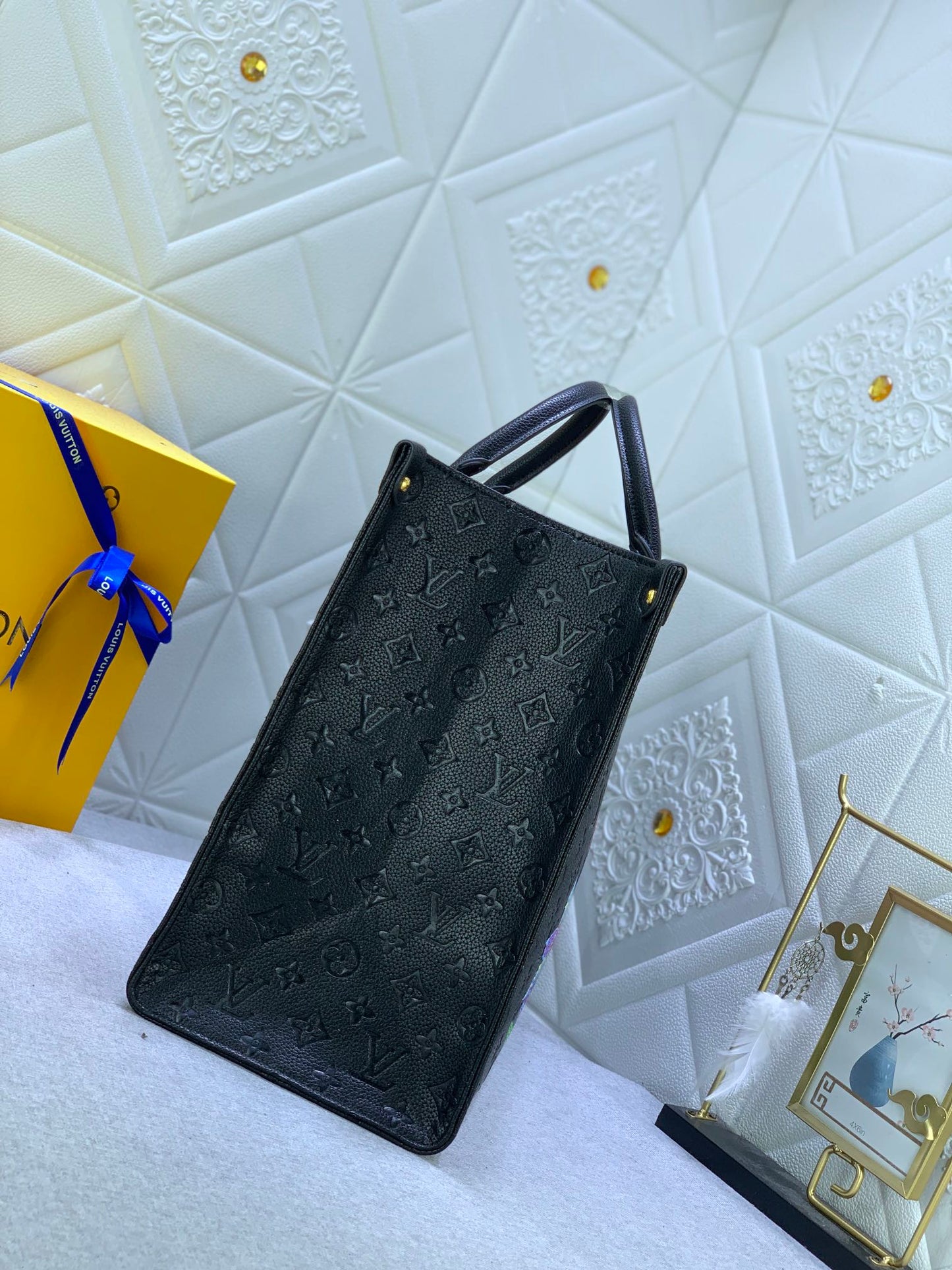 EN – Luxury Bags LUV 769