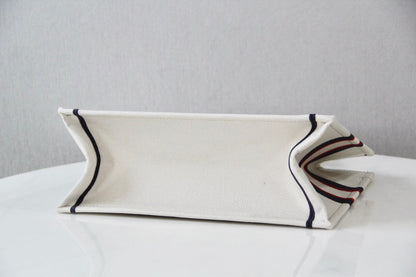 DI Medium Book Tote White, For Women, Women’s Handbags 14in/36cm CD