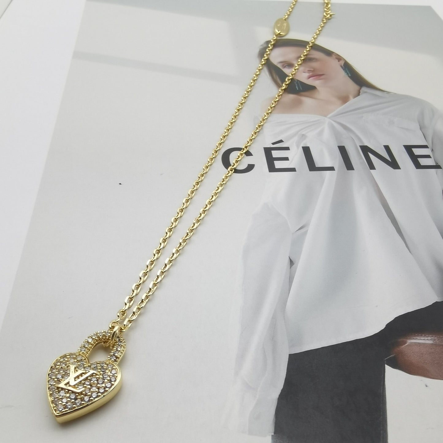 EN – Lux LV Necklaces 060