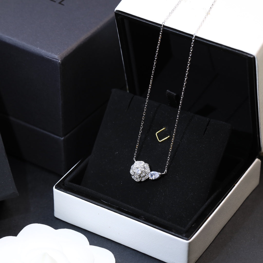 EN – Lux Necklace CHL007