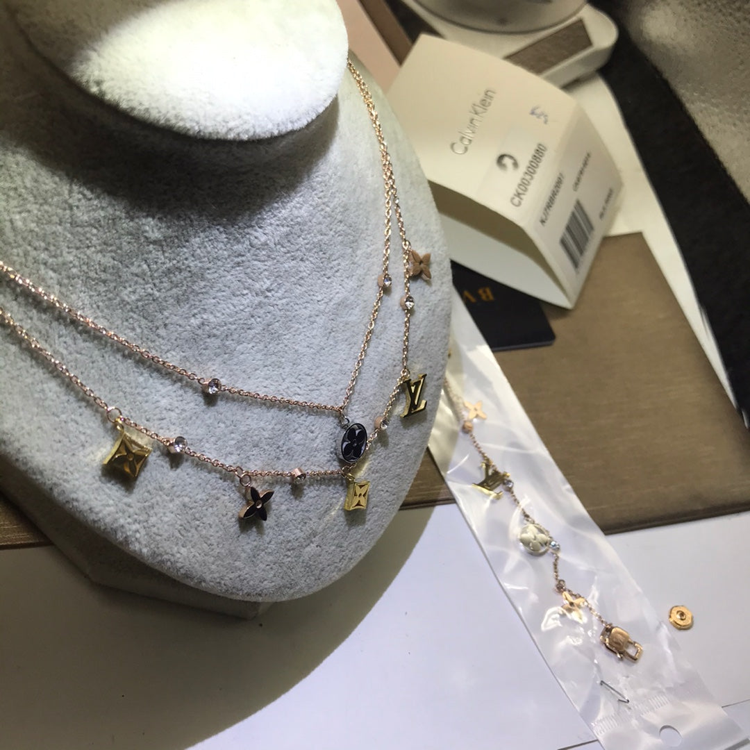 EN – Lux LV Necklaces 009