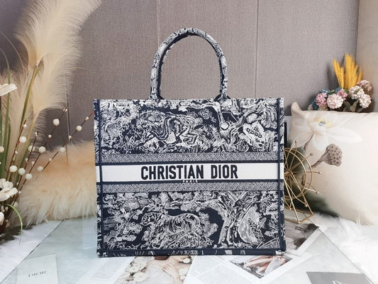 DI Large Book Tote White, For Women, Women’s Handbags 16.5in/42cm CD